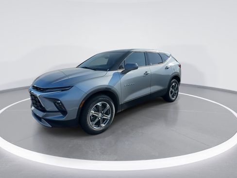 New 2025 Chevrolet Blazer LT image 4