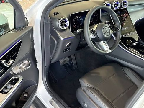 Used 2026 Mercedes-Benz GLC 300 4MATIC image 11