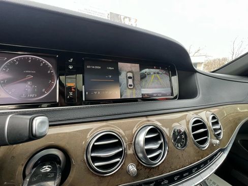 Used 2014 Mercedes-Benz S 550 Sedan image 19