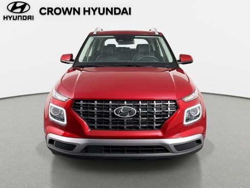 Certified 2025 Hyundai Venue Limited FWD image 2