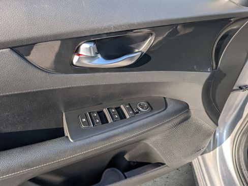 Used 2023 Kia Forte GT-Line w/ GT-Line Premium Package image 17