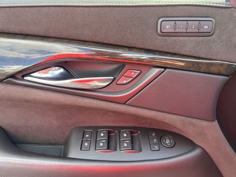 Used 2019 Cadillac Escalade ESV Platinum image 16