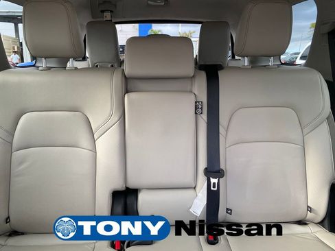 Used 2023 Nissan Pathfinder SL image 18