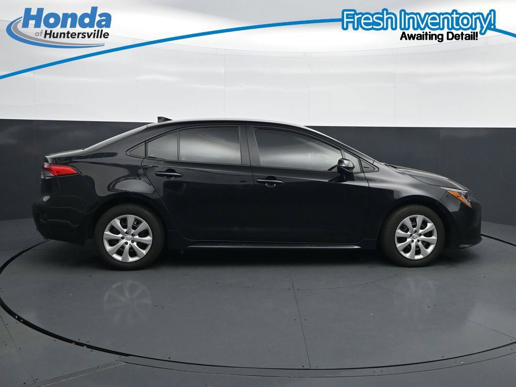 Used 2026 Toyota Corolla LE FWD image 11