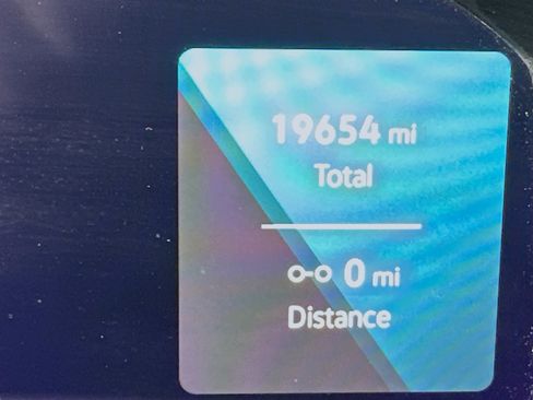 Used 2025 Volkswagen Atlas Cross Sport SE image 18