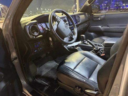 Used 2019 Toyota Tacoma TRD Off-Road image 26
