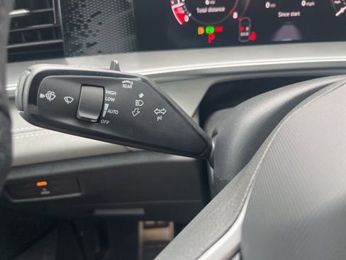 New 2026 Volkswagen Tiguan SE R-Line image 11