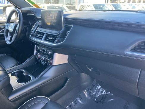 Used 2024 GMC Yukon SLT image 12