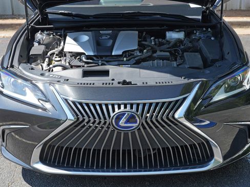 Used 2021 Lexus ES 300h w/ Accessory Package 2 FWD image 7