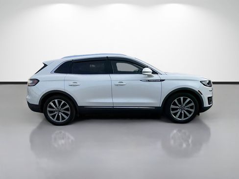 Used 2019 Lincoln Nautilus Select FWD image 2