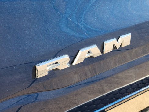 Used 2024 RAM 1500 Laramie AWD/4WD image 10