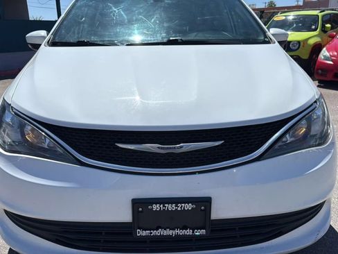 Used 2020 Chrysler Voyager Lxi image 29