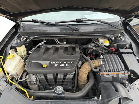 Used 2013 Chrysler 200 Touring image 12