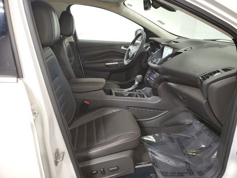 Used 2017 Ford Escape Titanium image 10