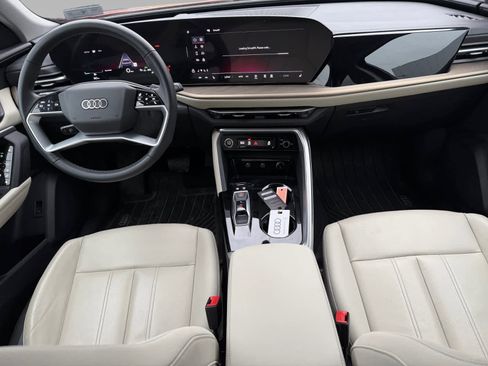 Certified 2025 Audi Q5 Premium w/ Convenience Package image 10