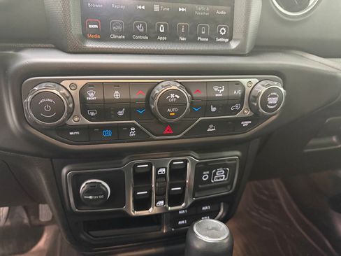 Used 2023 Jeep Wrangler Unlimited Sahara w/ Cold Weather Group AWD/4WD image 13
