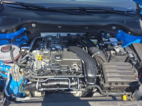 Certified 2024 Volkswagen Taos SE FWD image 22