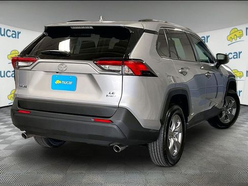 Used 2025 Toyota RAV4 LE AWD/4WD image 6