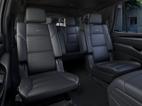 New 2026 Cadillac Escalade Luxury AWD/4WD image 17