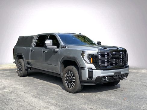 Used 2026 GMC Sierra 2500 Denali Ultimate AWD/4WD image 2