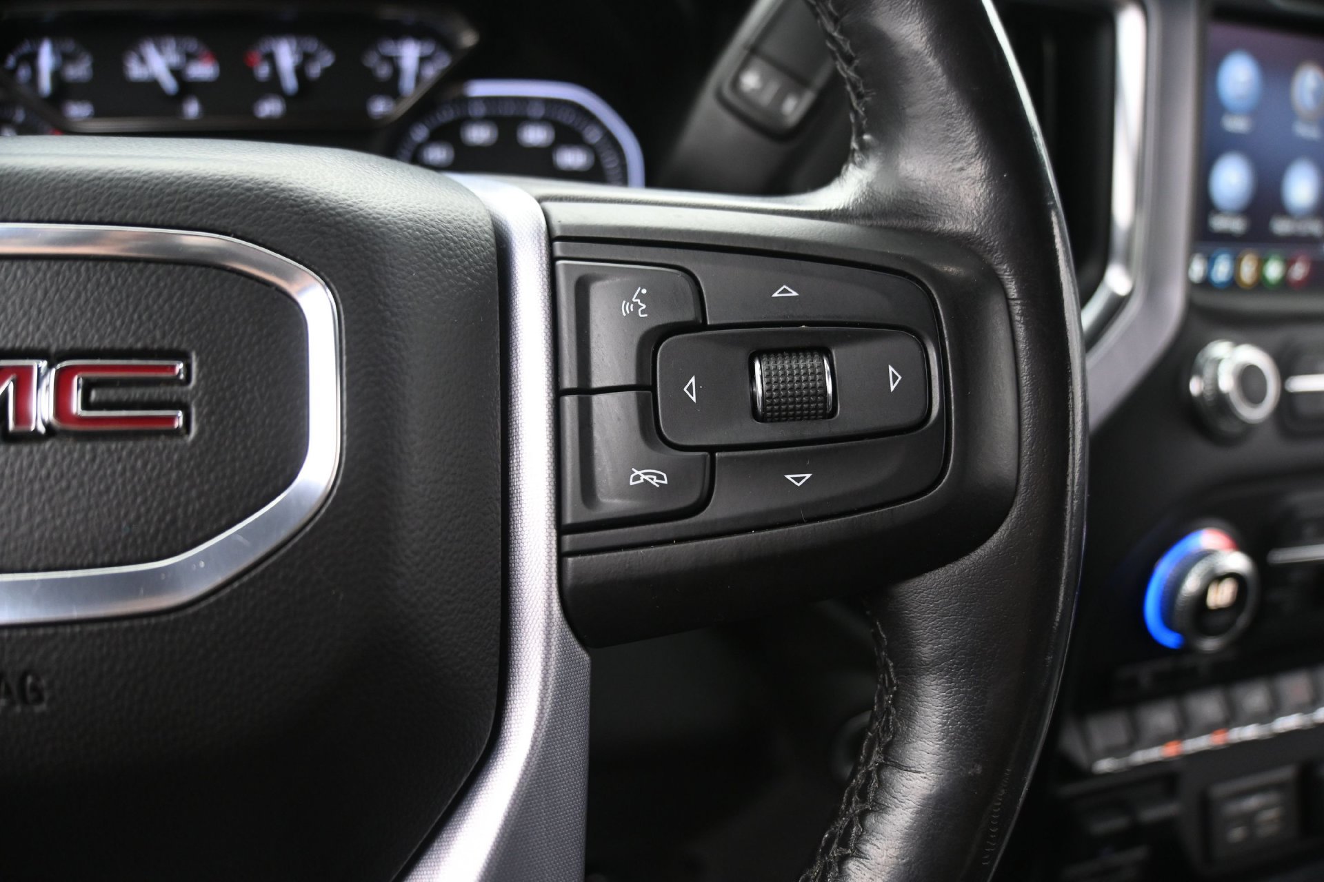 Used 2020 GMC Sierra 1500 SLE w/ SLE Value Package AWD/4WD image 23