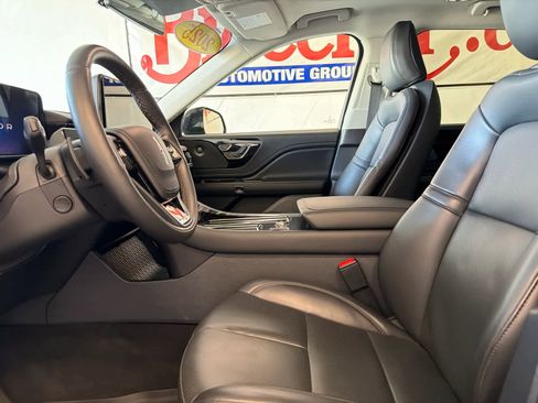 Used 2025 Lincoln Aviator 2WD w/ Jet Appearance Package image 14