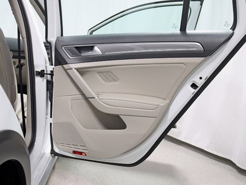 Used 2017 Volkswagen Golf Alltrack SE image 31