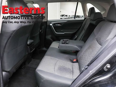 Used 2021 Toyota RAV4 XLE w/ Convenience Package image 22