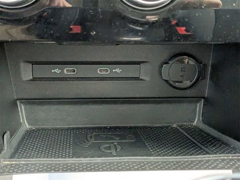 Used 2024 Volkswagen Taos SE image 23