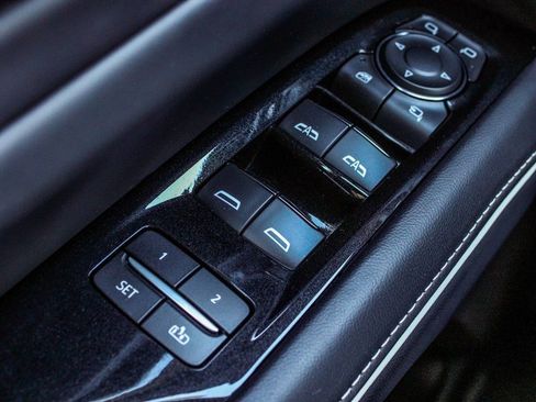 Used 2022 Cadillac Escalade ESV Sport Platinum w/ LPO, ONYX Package image 10