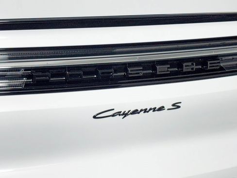New 2026 Porsche Cayenne S image 13