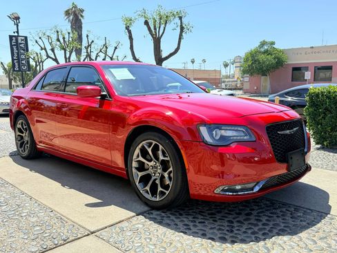 Used 2017 Chrysler 300 S RWD image 3