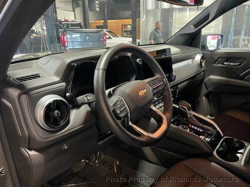 Used 2024 Chevrolet Colorado LT w/ LT Convenience Package III AWD/4WD image 9