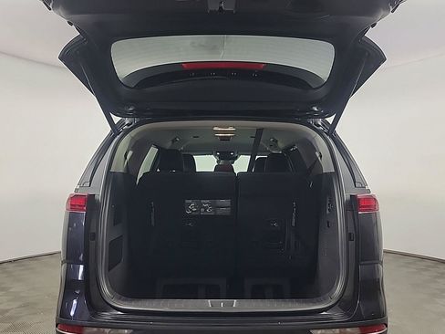 Certified 2024 Kia Carnival SX FWD image 7