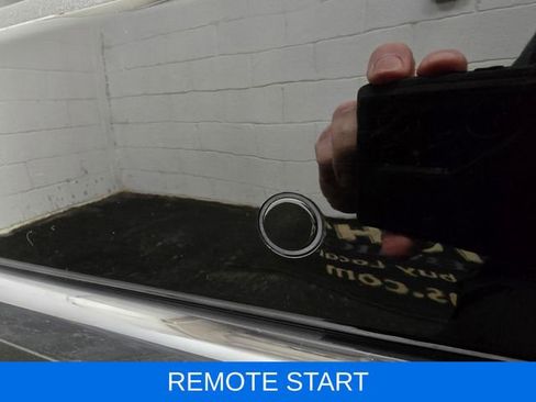 Used 2024 GMC Yukon XL Denali Ultimate image 11