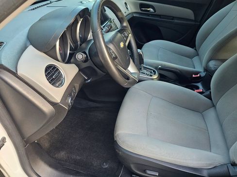 Used 2011 Chevrolet Cruze Eco FWD image 14