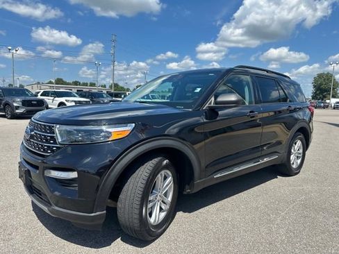 Used 2021 Ford Explorer XLT w/ Equipment Group 202A RWD image 29