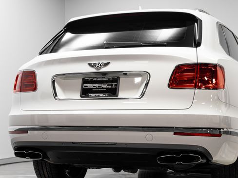 Used 2019 Bentley Bentayga image 70