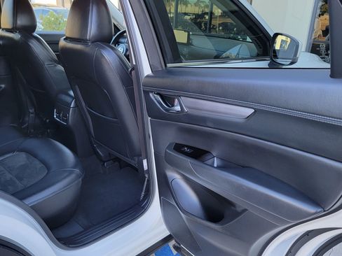 Used 2021 MAZDA CX-5 Touring image 27