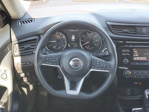 Used 2017 Nissan Rogue SV AWD/4WD image 12