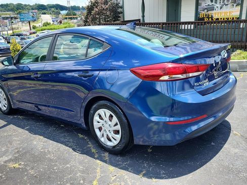 Used 2017 Hyundai Elantra SE image 7