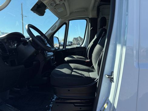 Used 2025 RAM ProMaster 2500 w/ Convenience Group FWD image 15