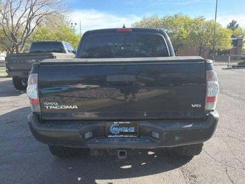 Used 2015 Toyota Tacoma 4x4 Double Cab w/ TRD Sport Package image 4