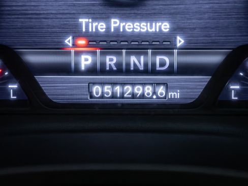 Used 2019 RAM 1500 Laramie AWD/4WD image 18