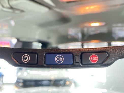 Used 2018 Chevrolet Colorado LT w/ Redline Special Edition image 12