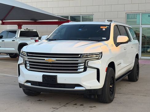Used 2021 Chevrolet Suburban High Country w/ Premium Package AWD/4WD image 4