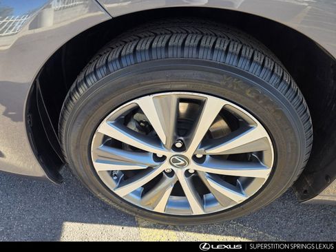 Used 2019 Lexus ES 350 w/ Accessory Package 2 FWD image 10
