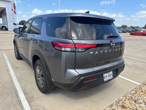 Used 2025 Nissan Pathfinder S FWD image 8