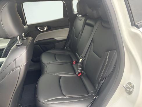 New 2026 Jeep Compass Limited AWD/4WD image 13