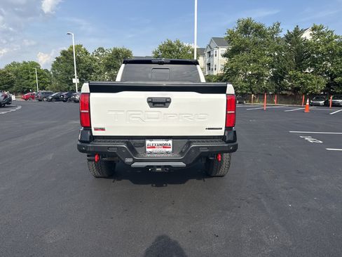 Used 2024 Toyota Tacoma TRD Pro AWD/4WD image 4